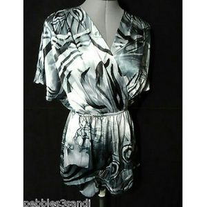 New XT Kimono Blouse S Gray Black artsy dolman